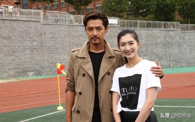 结婚|胡歌与刘亦菲结婚了？胡歌方辟谣 歌菲CP终究是90后的意难平