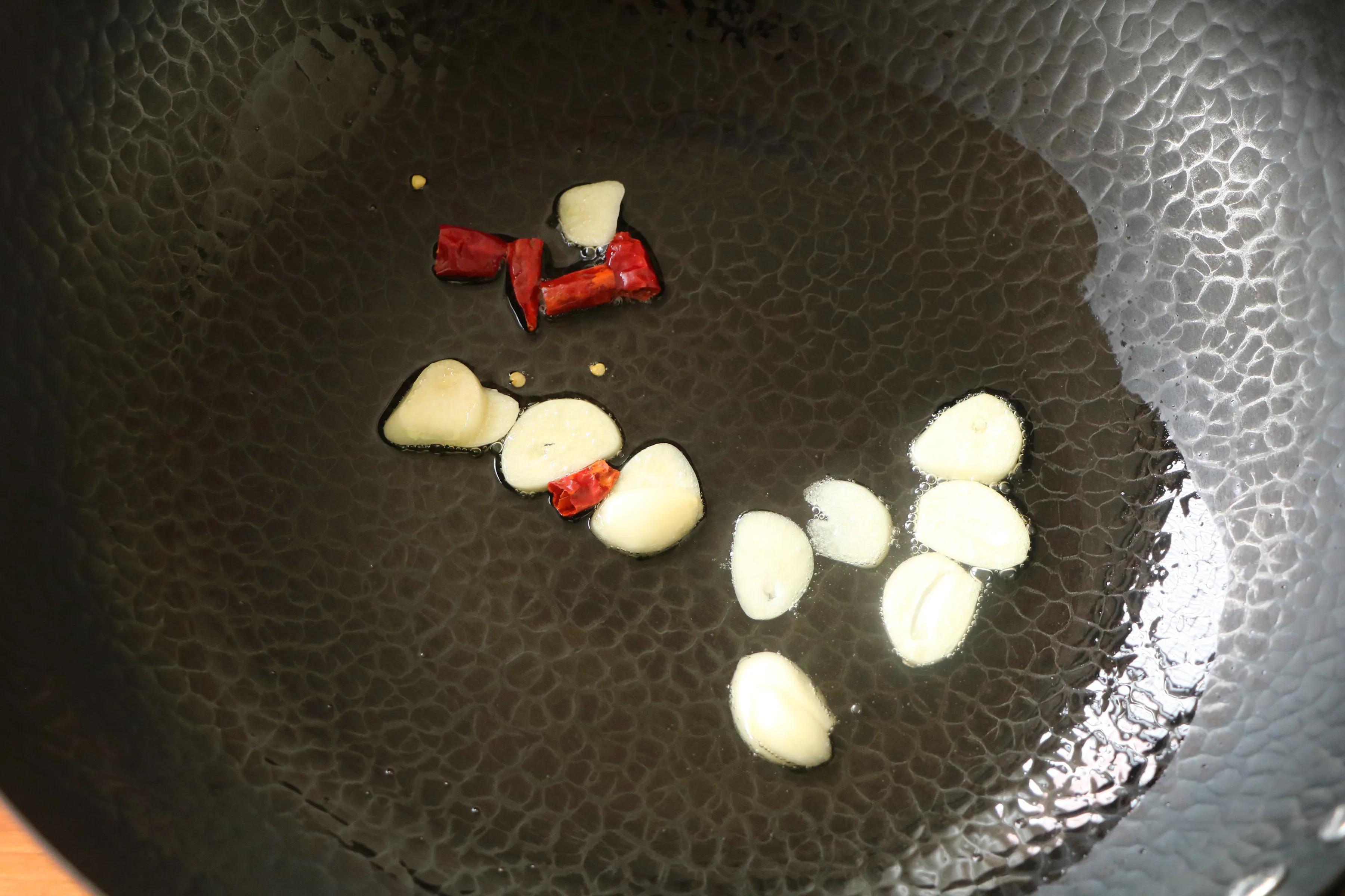 夏天的开胃菜，酸辣爽口开胃下饭，几分钟搞定，比大鱼大肉更过瘾