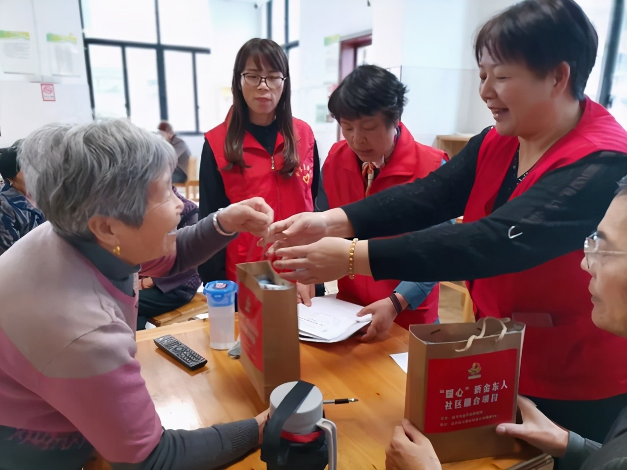 金英勤|新金东人志愿服务队进社区