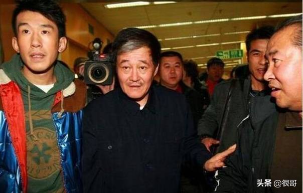 Yu Yang: Master from Zhao Benshan, monicker grows a face greatly, follow Liu is poured out of nowadays perform green water green hill to take smiling face