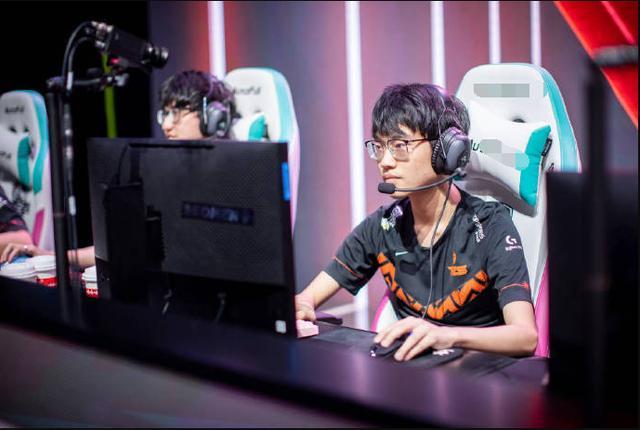 Perkz：LPL被严重高估了，Knight就是一个笑话