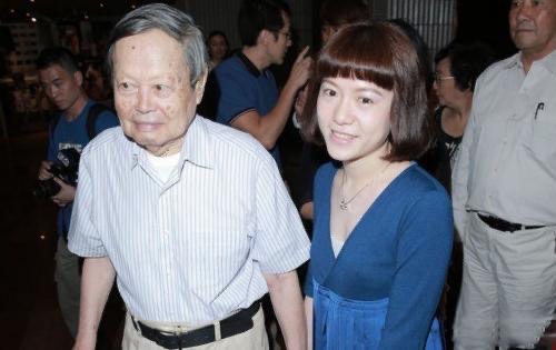 “居心不良”的翁帆28岁嫁82岁杨振宁，到底图什么？男方说了真话