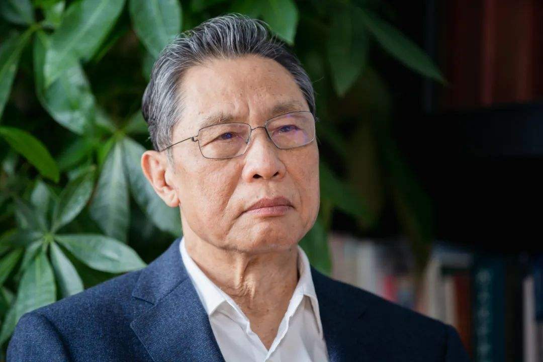 疫情期间美籍华人回国被拒，家长怒吼国家：他们不是中国人吗？