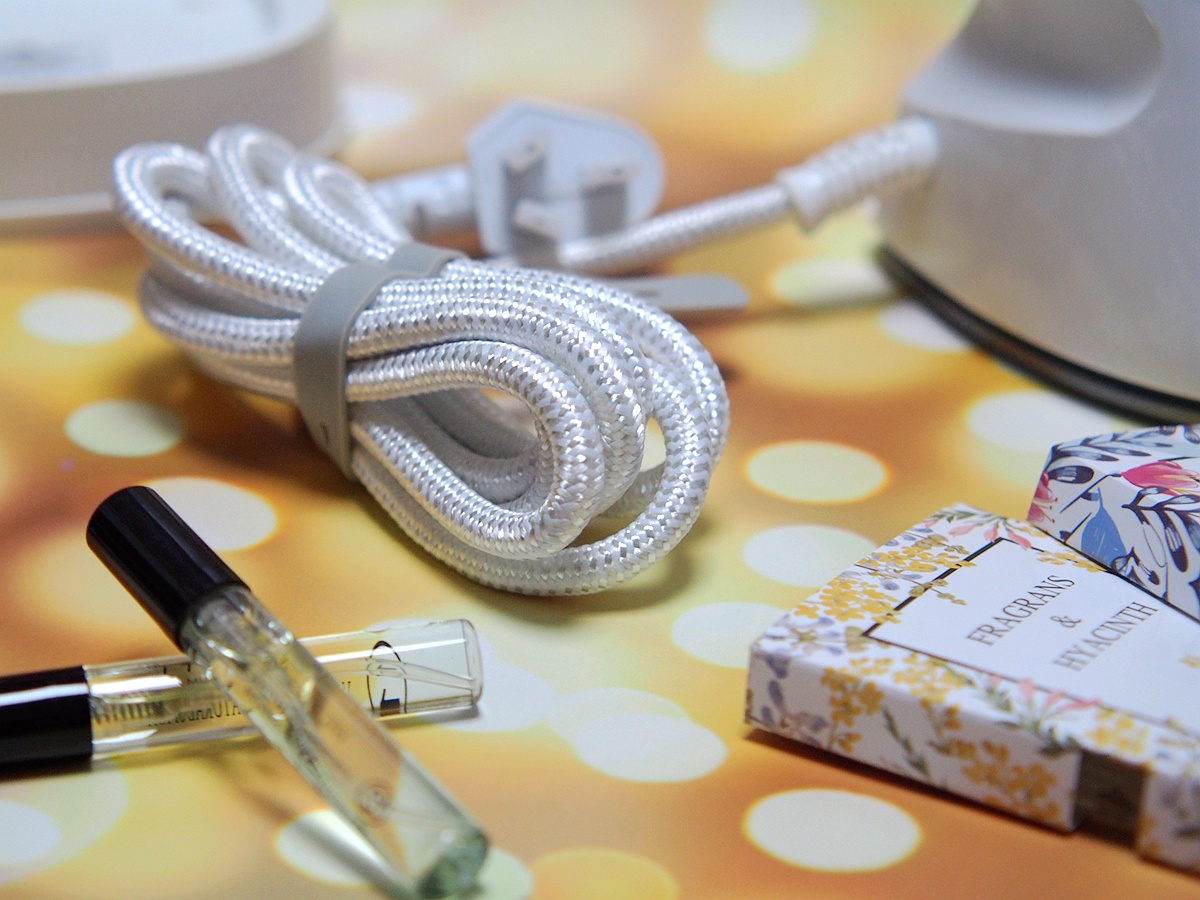 传统熨烫机变身小巧时尚玩物飞乐思纳米蒸汽小熨斗