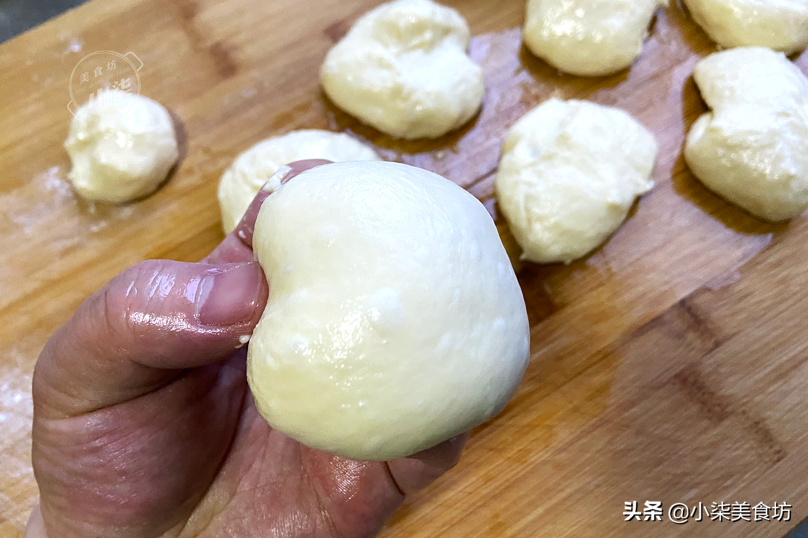 油餅不炸著吃了，打個雞蛋，外酥裡軟個個空心，吃過1次就忘不了