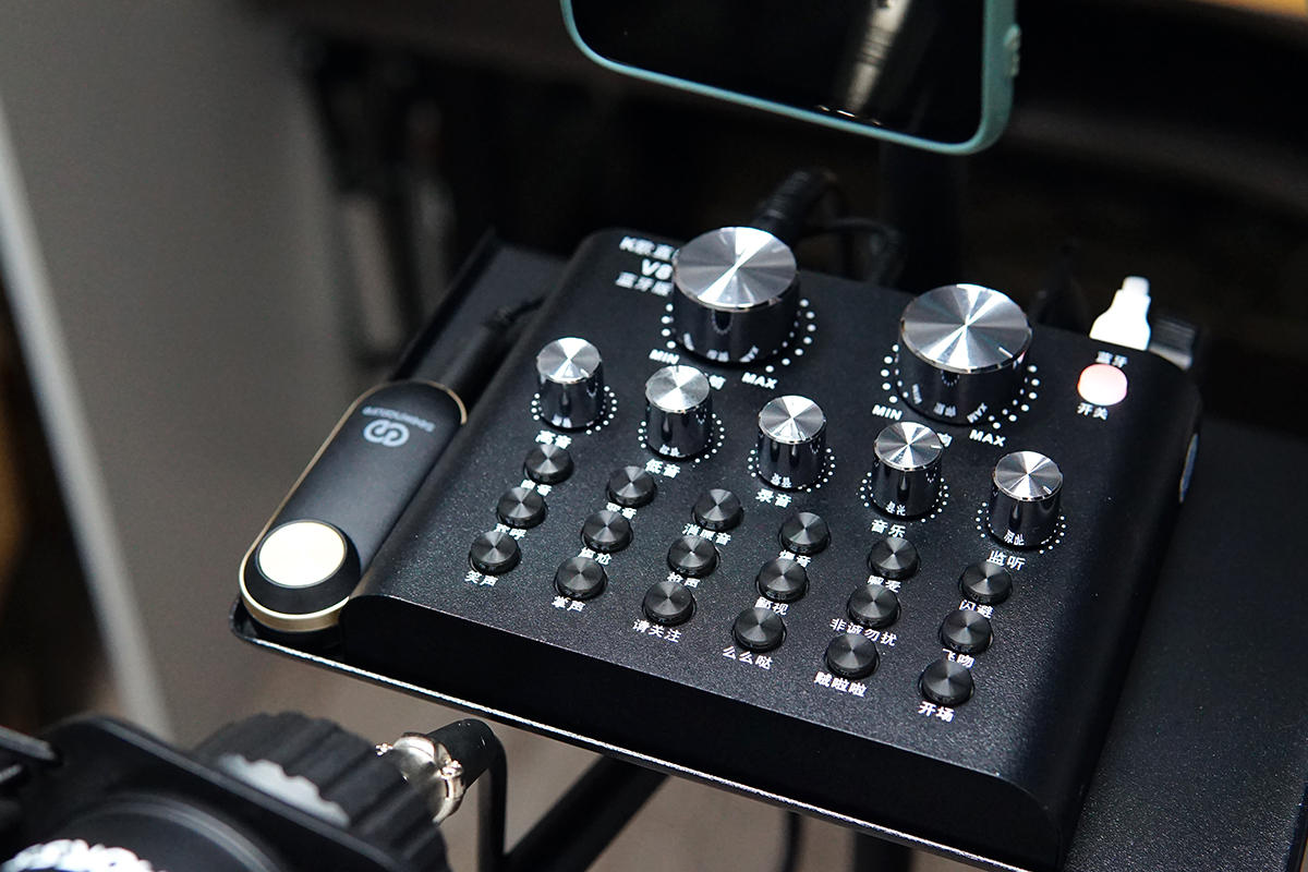 迈出主播的第一步，都是森然WH10监听耳机给的底气