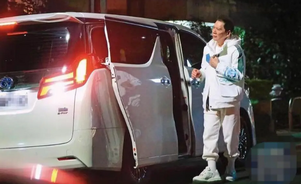 小向太郭碧婷产后颜值暴跌！素颜暴瘦太多不敢