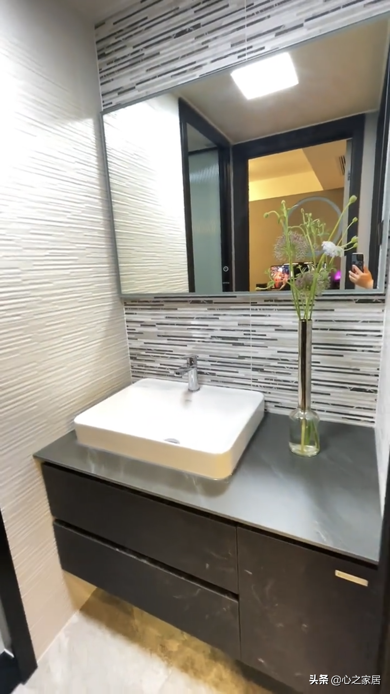 130㎡黑灰配的家装设计，暗淡低沉却彰显大气轻奢，简约而高大上