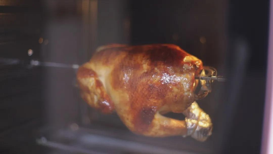 别出去排队了！巨香巨好吃的烤鸡在家就能做，超有圣诞内味儿
