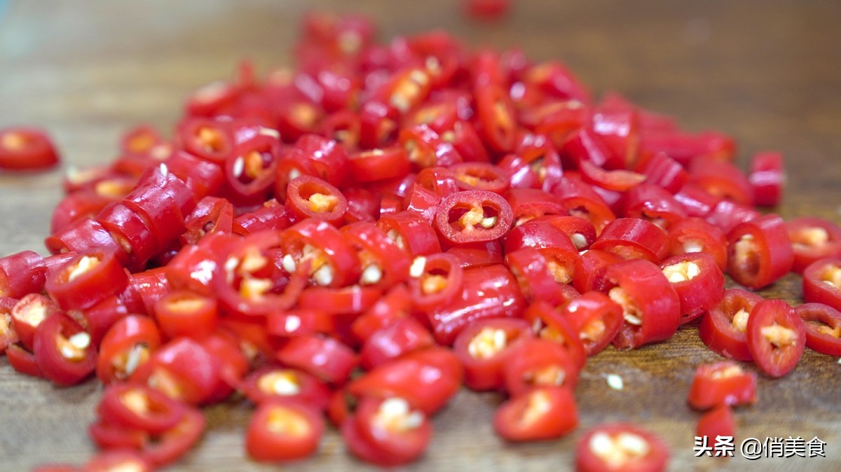 10分钟做锅万能酱，适合各种饼类、海鲜、烧烤、比老干妈好吃多了