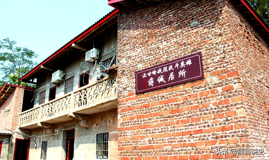 重机枪战神：肠子打出来不下火线，歼灭400美军，击落敌机一架