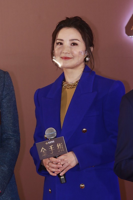 Charlene Choi's baby face is so cute, but she is a little 