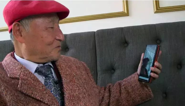 智能机更改日本老年人生活 连背后大事儿都交给它