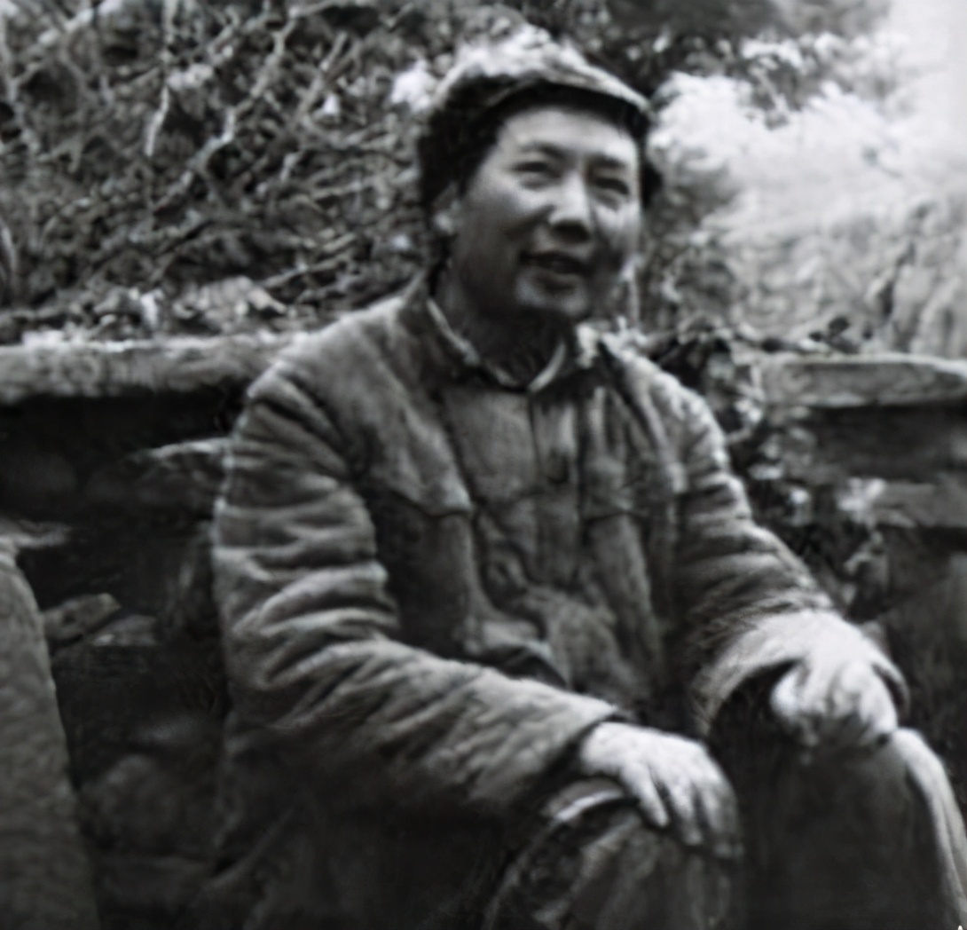 斯诺：为毛泽东拍下“红星照”，临终留下遗言