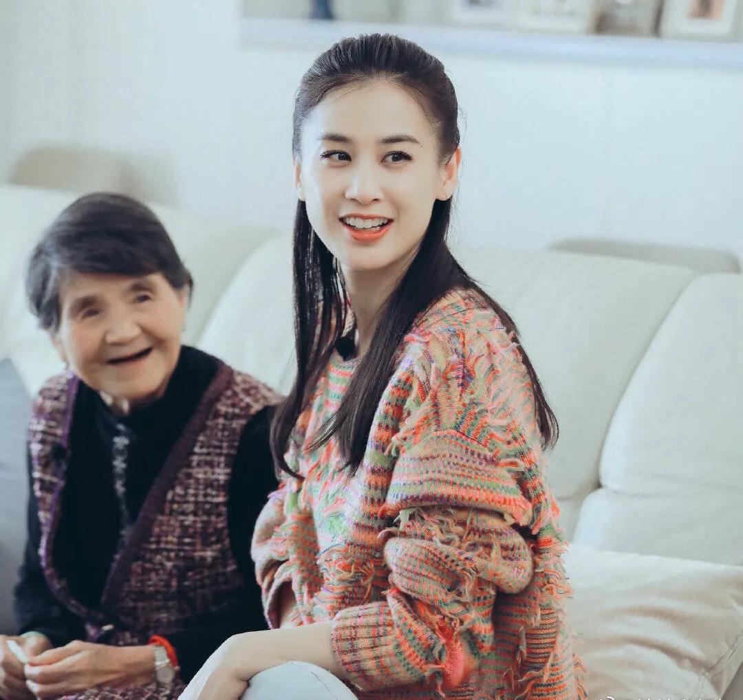 被婆婆“百般维护”的黄圣依：“豪门媳妇”的