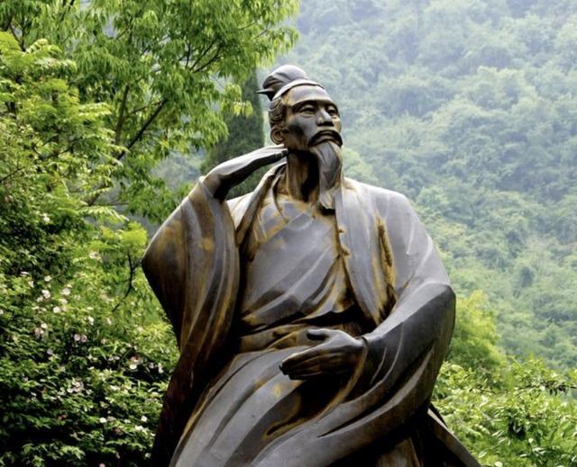 张三丰和金庸小说写的完全不一样，不仅抗元，还自称是元朝遗老