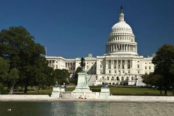 中国理当正视美国的强大，但无需畏惧