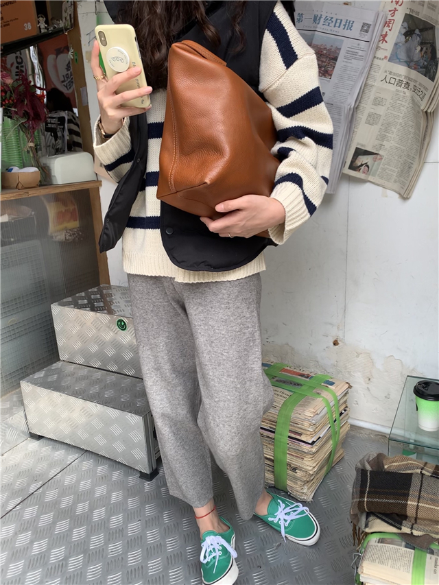奶奶裤+外套，2020年秋冬超显气质的穿搭，时髦还减龄