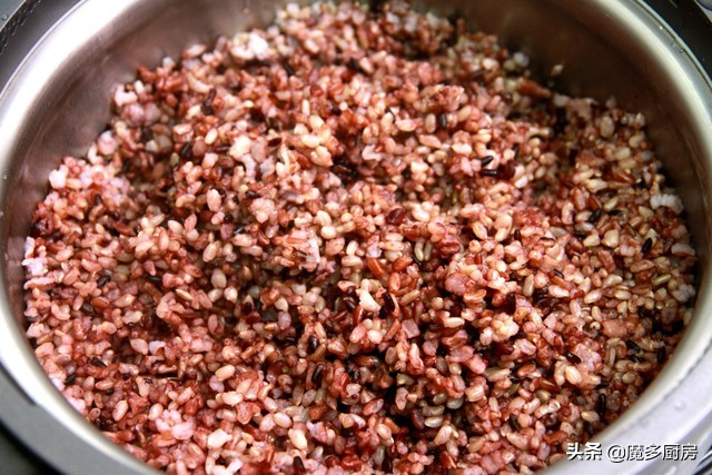 A favorite dish since I was a child, as long as 1 onion and 1 pork, it’s easy to make and eat. It’s so delicious