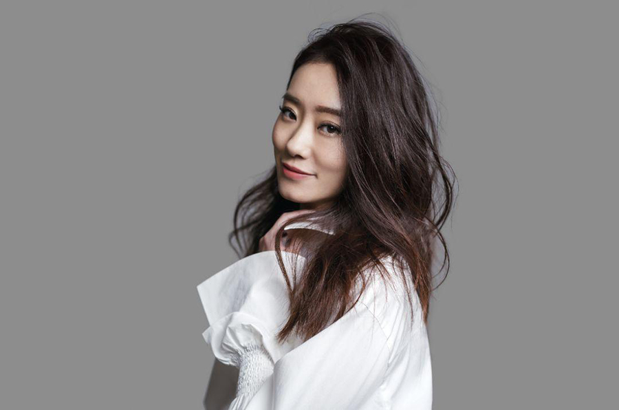 你好，李焕英|春节档黑马《你好，李焕英》票房破45亿 张小斐赶超赵丽颖成85花代表？