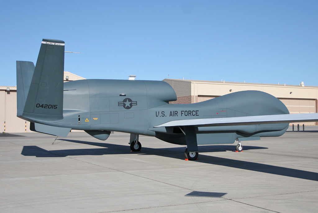 关岛一片忙碌，美空军重型无人机直扑第一岛链，战疫时刻露出獠牙