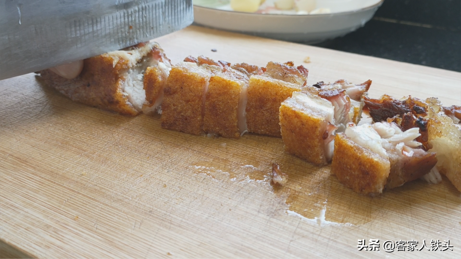 过节吃鸡？不要再白切了，教你一个喷香又美味的吃法，好看又下饭