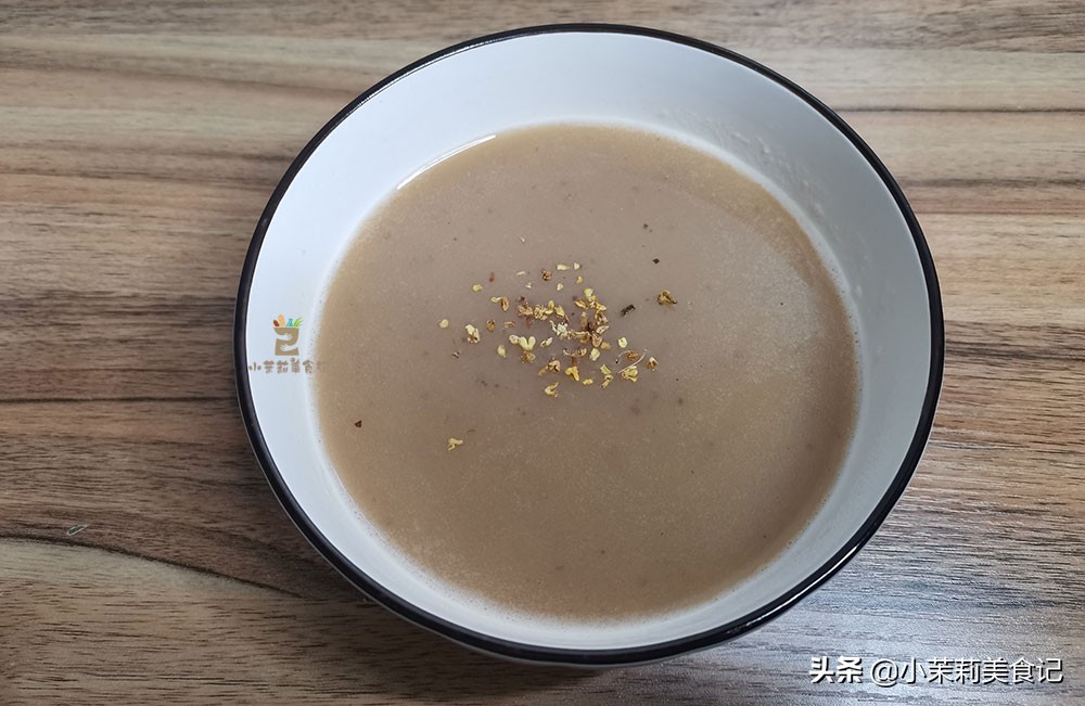 大雪後多吃粗糧好，早餐我用粗糧做�3紅�米糊，醇香好喝又暖胃