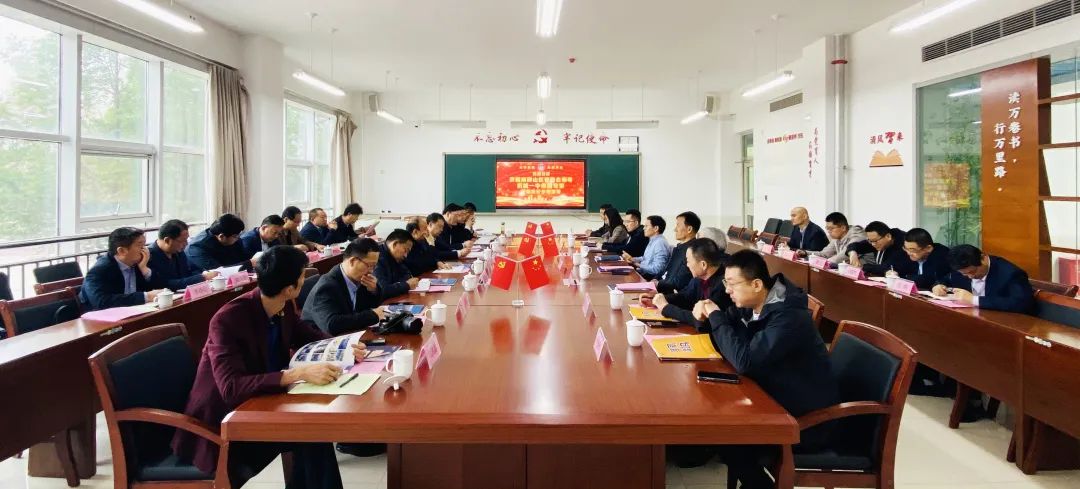 济南南部山区管委会领导、历城一中教育集团专家莅临我校参观考察