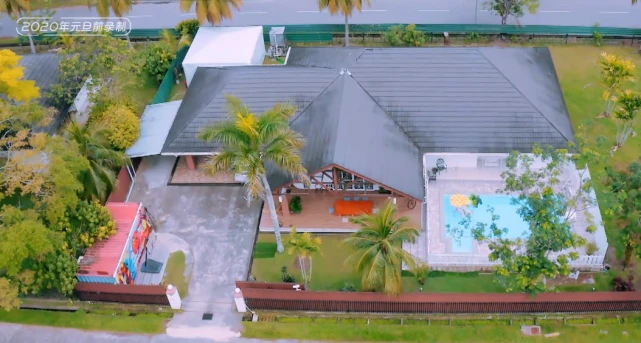 吴尊告别泳池别墅再换豪宅，放鞭炮庆祝乔迁之喜，仪式感满满