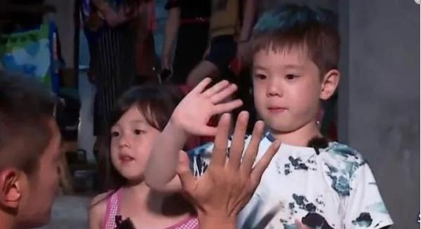 嗯哼4岁就能回答难题，霍思燕教育方法值得学习，她做了什么