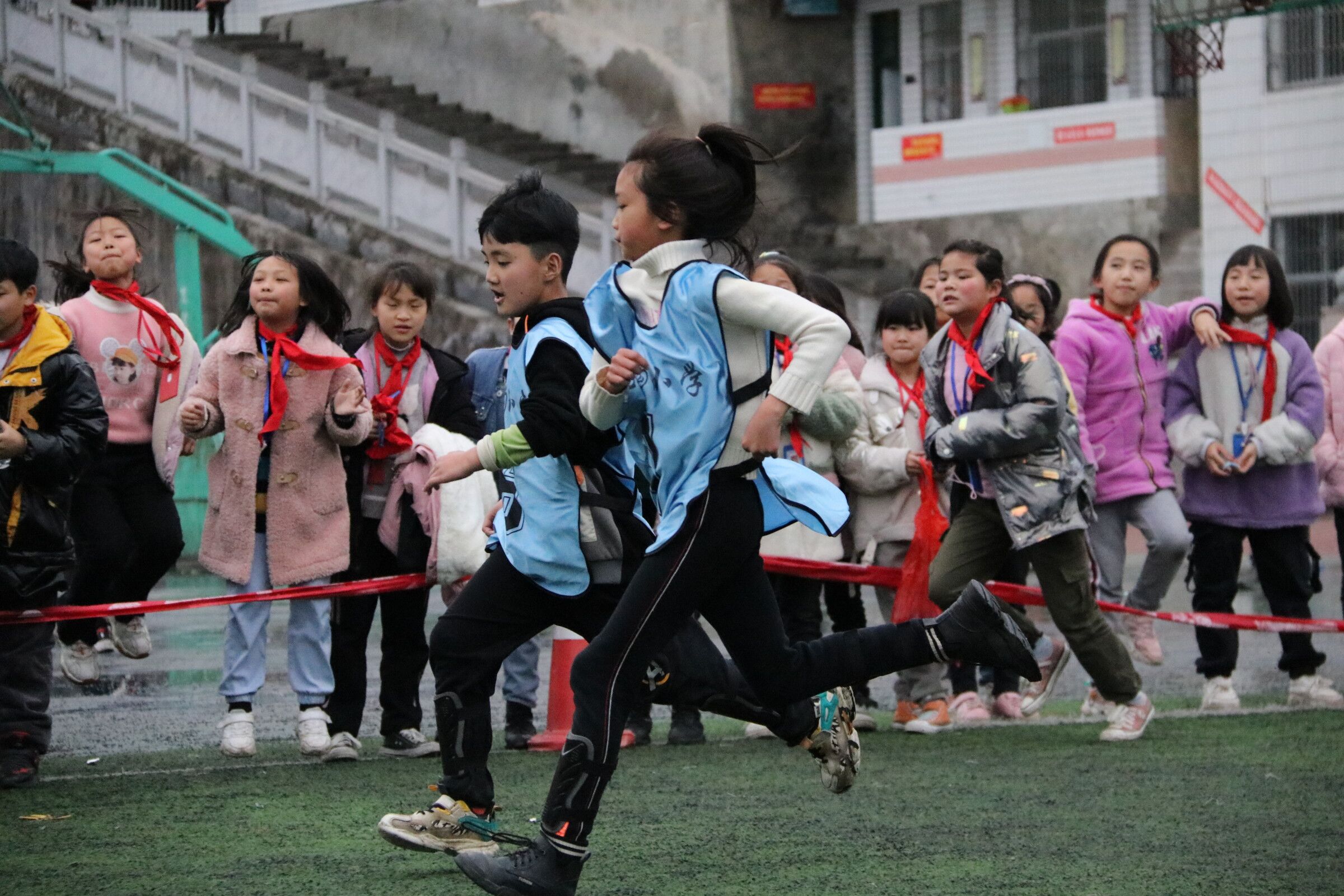 保靖县毛沟小学：建党百年 绿茵场上展风采(图8)