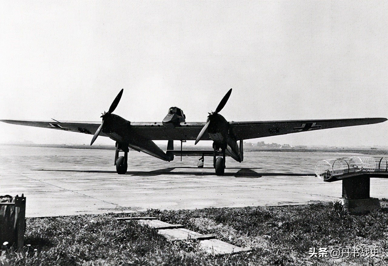 Reconnaissance aircraft changed to attack aircraft, World War II German ...
