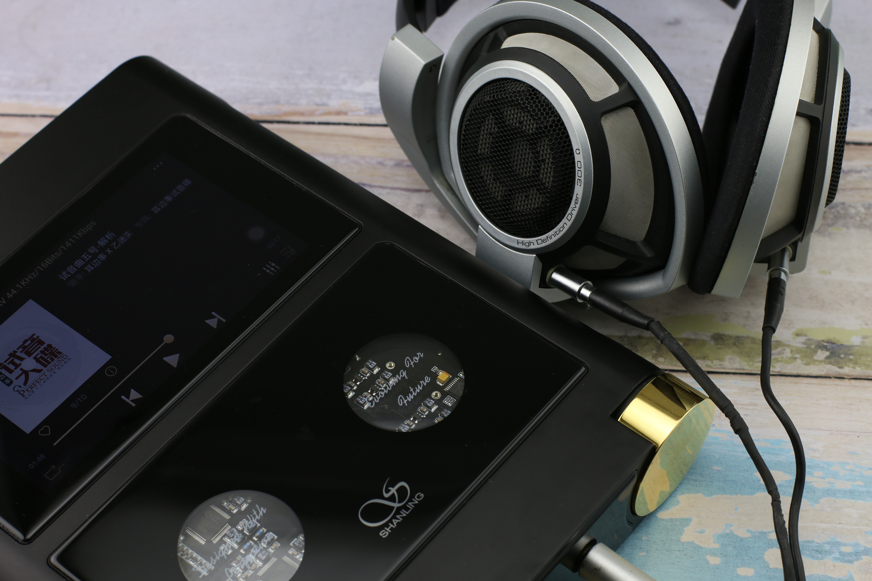 「耳边评测」两万块的全能音乐中心—山灵m30"巨无霸"播放器