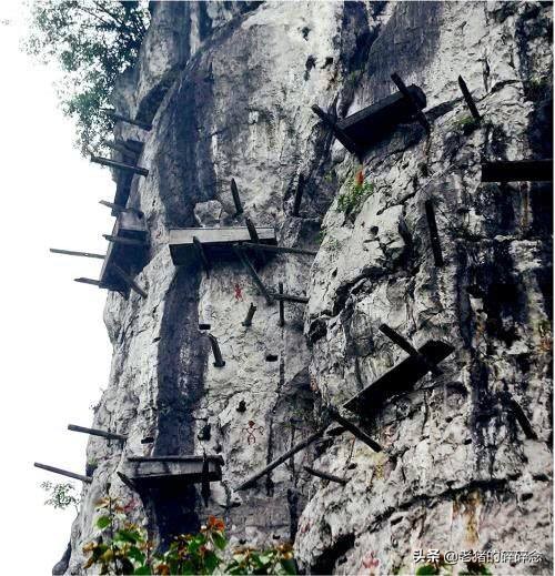 中国古代未解之谜悬棺(龙虎山悬棺未解之谜)_奇闻异事_奇闻铁事