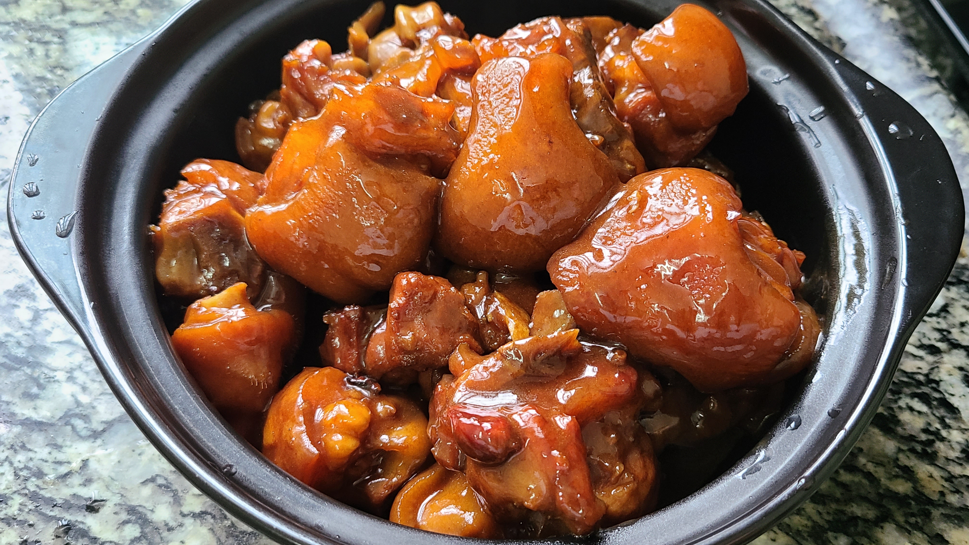 酱焖猪脚，教你这个广东做法，好吃美味，每次做都很下饭