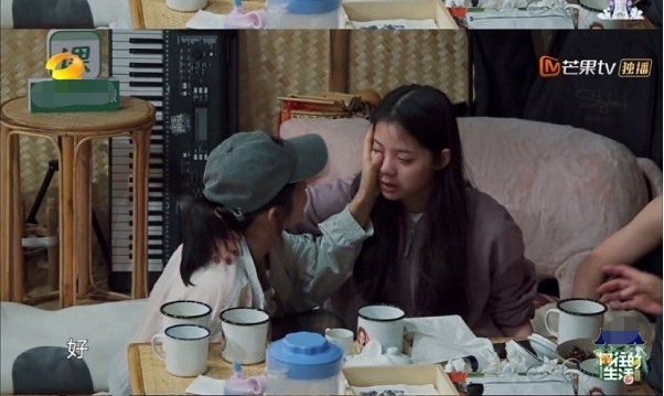 《向往的生活》欧阳娜娜崩溃痛哭，张子枫缩在