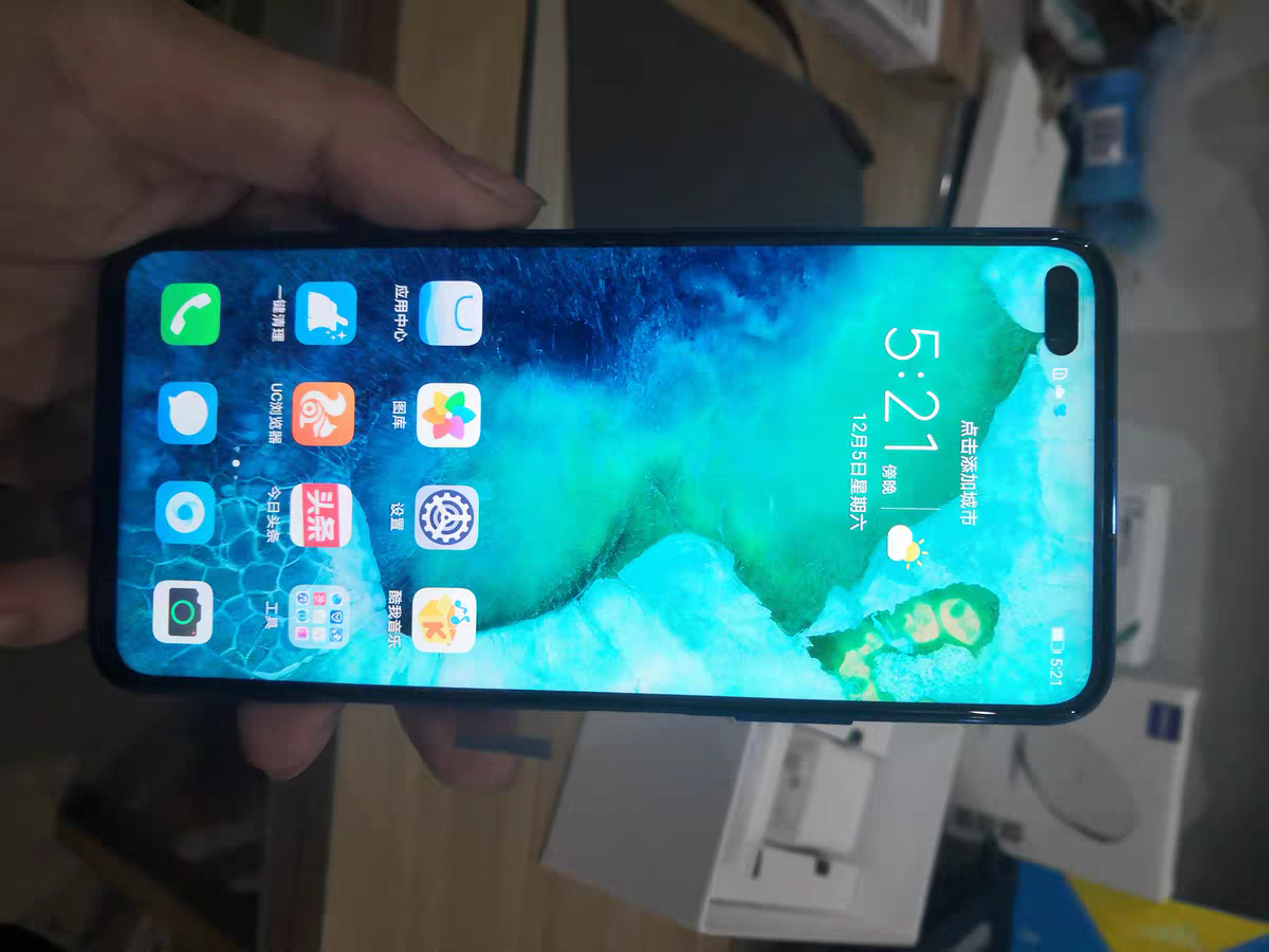 荣耀V30售价再刷新，麒麟990+40W快充，网友：价格