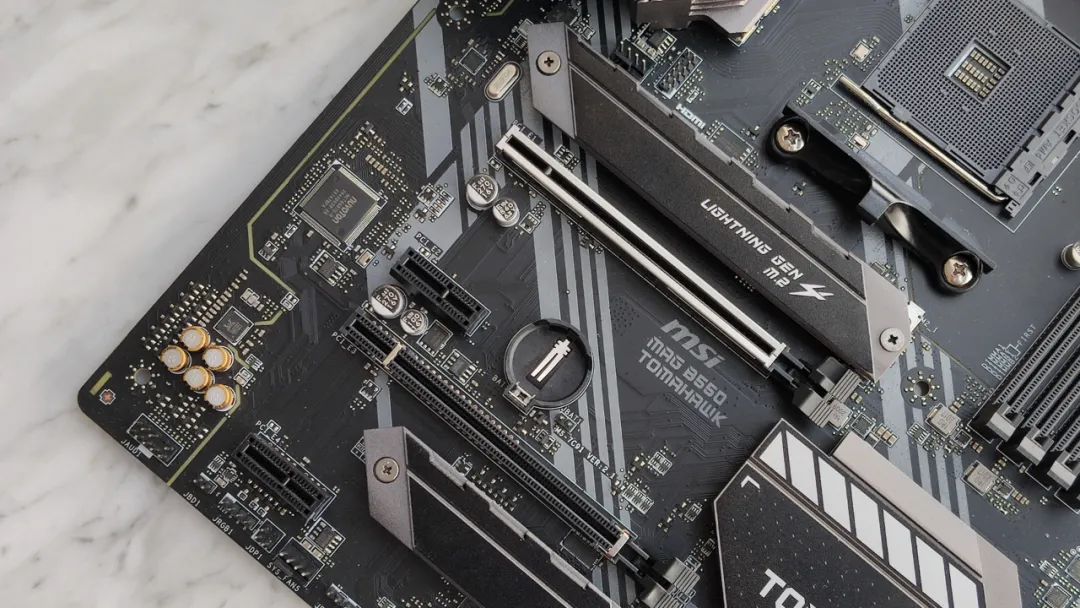 军火库不只有迫击炮 微星B550战斧导弹配3900XT体验