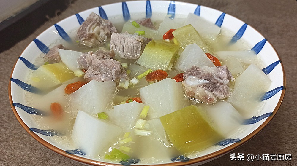 圖片[1]-過年后試一試這道“骨頭蘿卜湯” 做法簡單 湯鮮味美 好喝解膩-起舞食譜網
