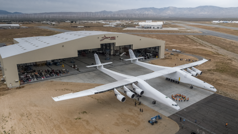 世界最大的飞机有多大？把它放在安225和A380中比就明白了