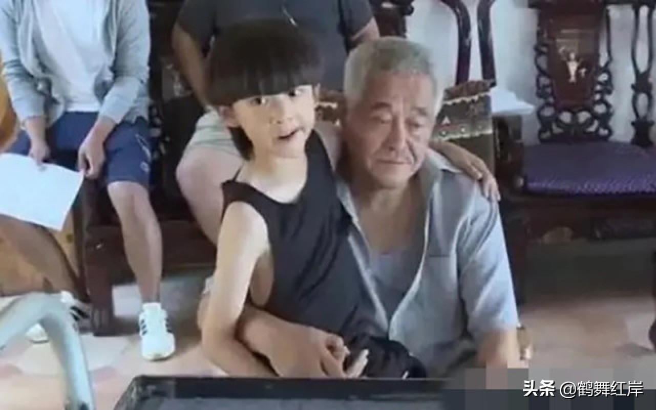 赵本山女儿球球首次谈姐姐的情况，称姐姐人很