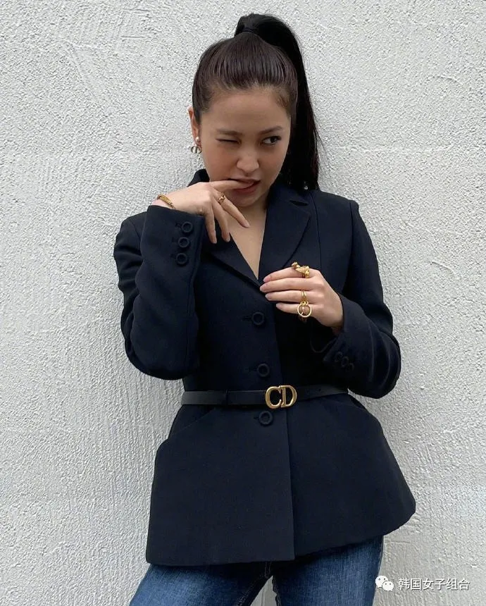 穿着同样DIOR外套的女艺人们,是仙女们没错了