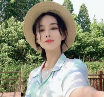 Zhang Xin grants: Cast off controversy to become army elder brother's wife, easy life of a small family is admired nowadays evil spirit other people, 