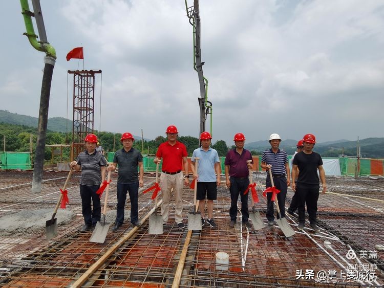 娄星区增桥中学新建教学楼封顶！喜讯(图2)