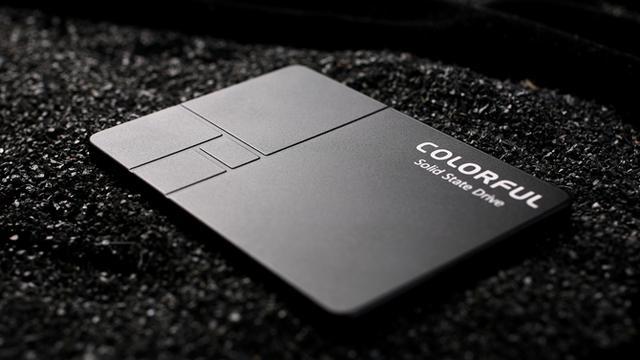 小巧，方便，够用，七彩虹入门级SSD固态硬盘