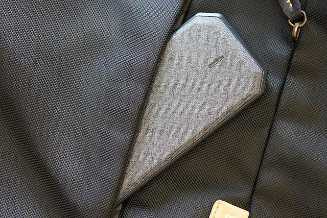 拯救用电恐慌的双机党，iWALK自带线充电宝实战体验