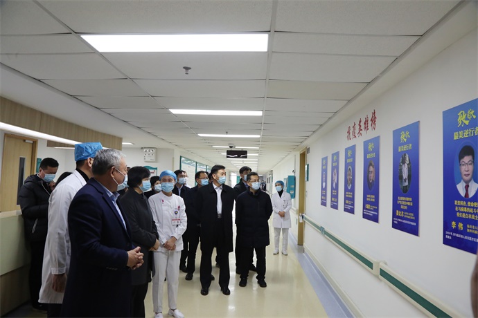 省卫健委主任袭燕一行莅临临沂市人民医院调研并视察指导工作