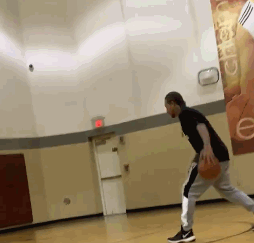 【影片】勵志！告別流浪38天後，West終於重返球場了，若能回歸NBA將拍成電影？-黑特籃球-NBA新聞影音圖片分享社區