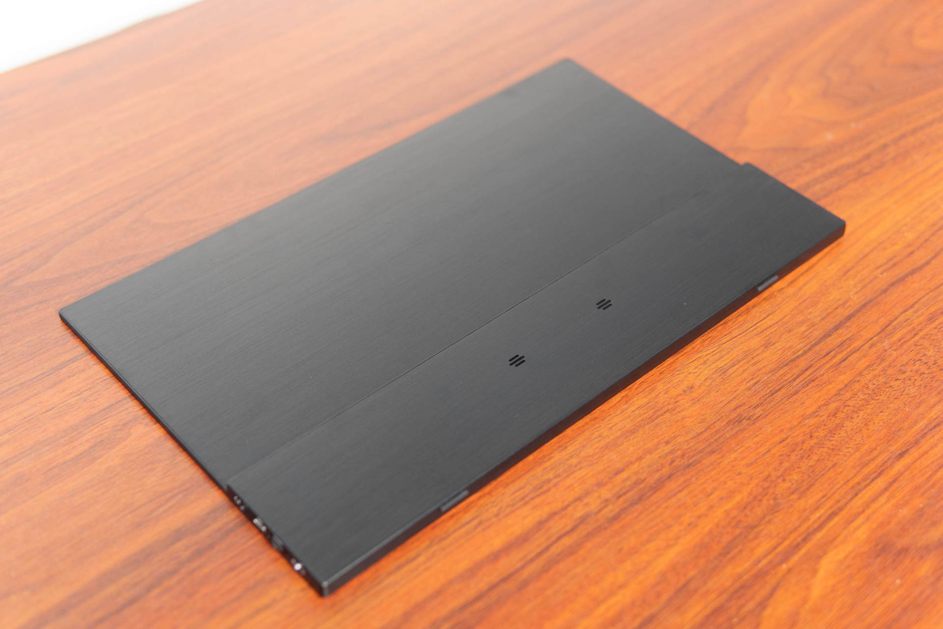 99% P3色域，10bit色深，这真是一块便携显示屏？