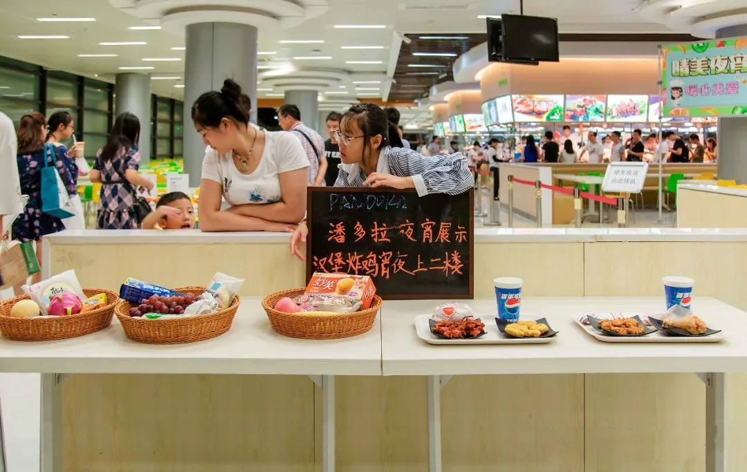 看完华为的食堂后，我提交了辞职，网友：公司待遇没对比就没伤害